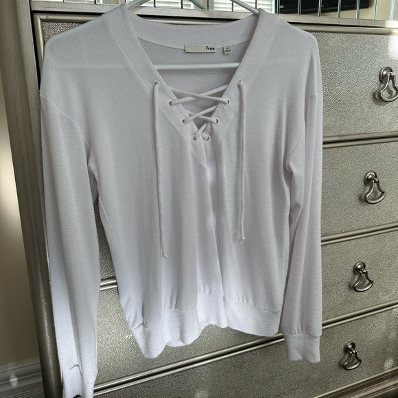 𝅺Aritzia Wilfred Top - Picture 1 of 5